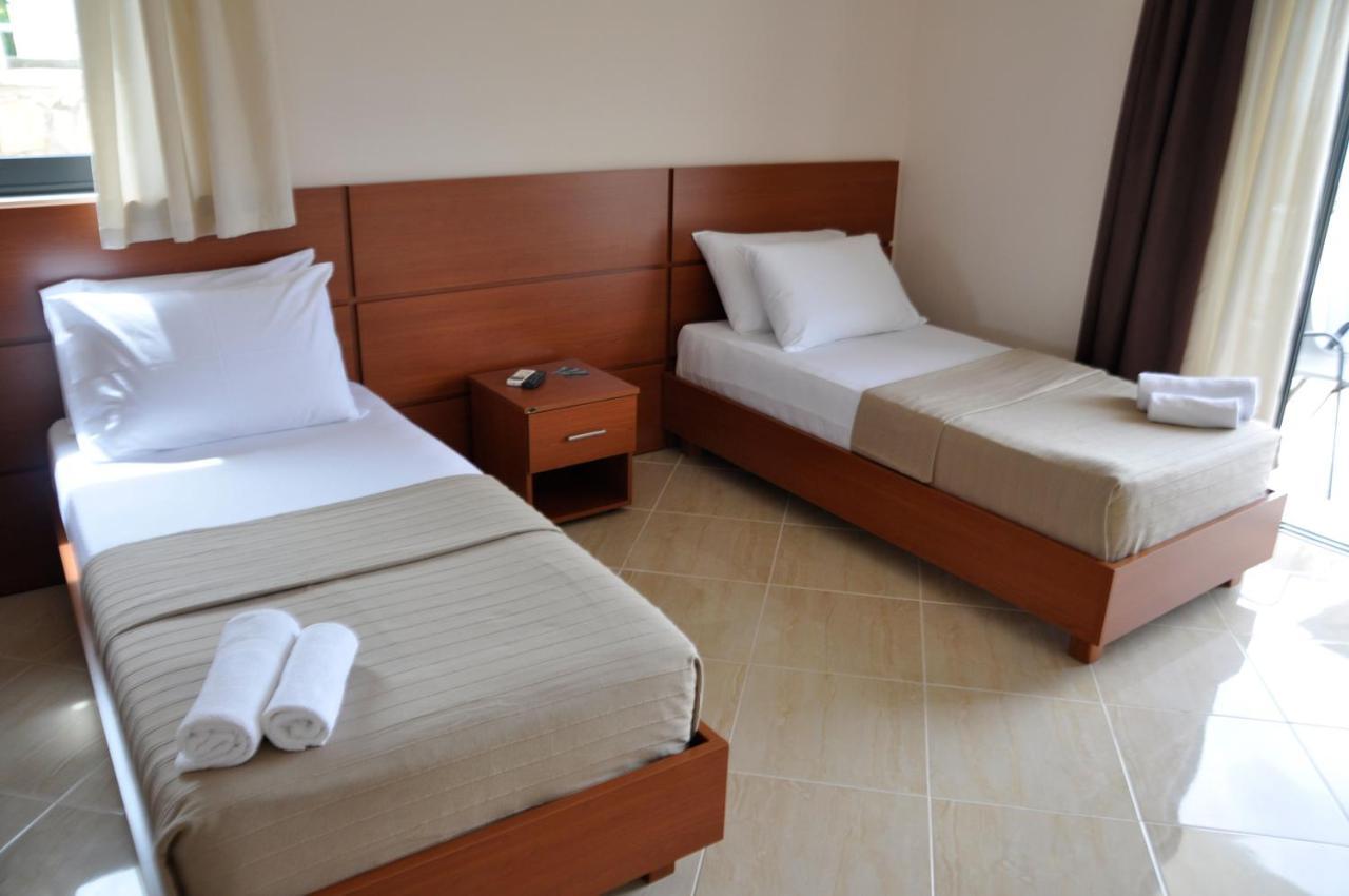 Belvedere Hotel & Suites Himare Exteriör bild