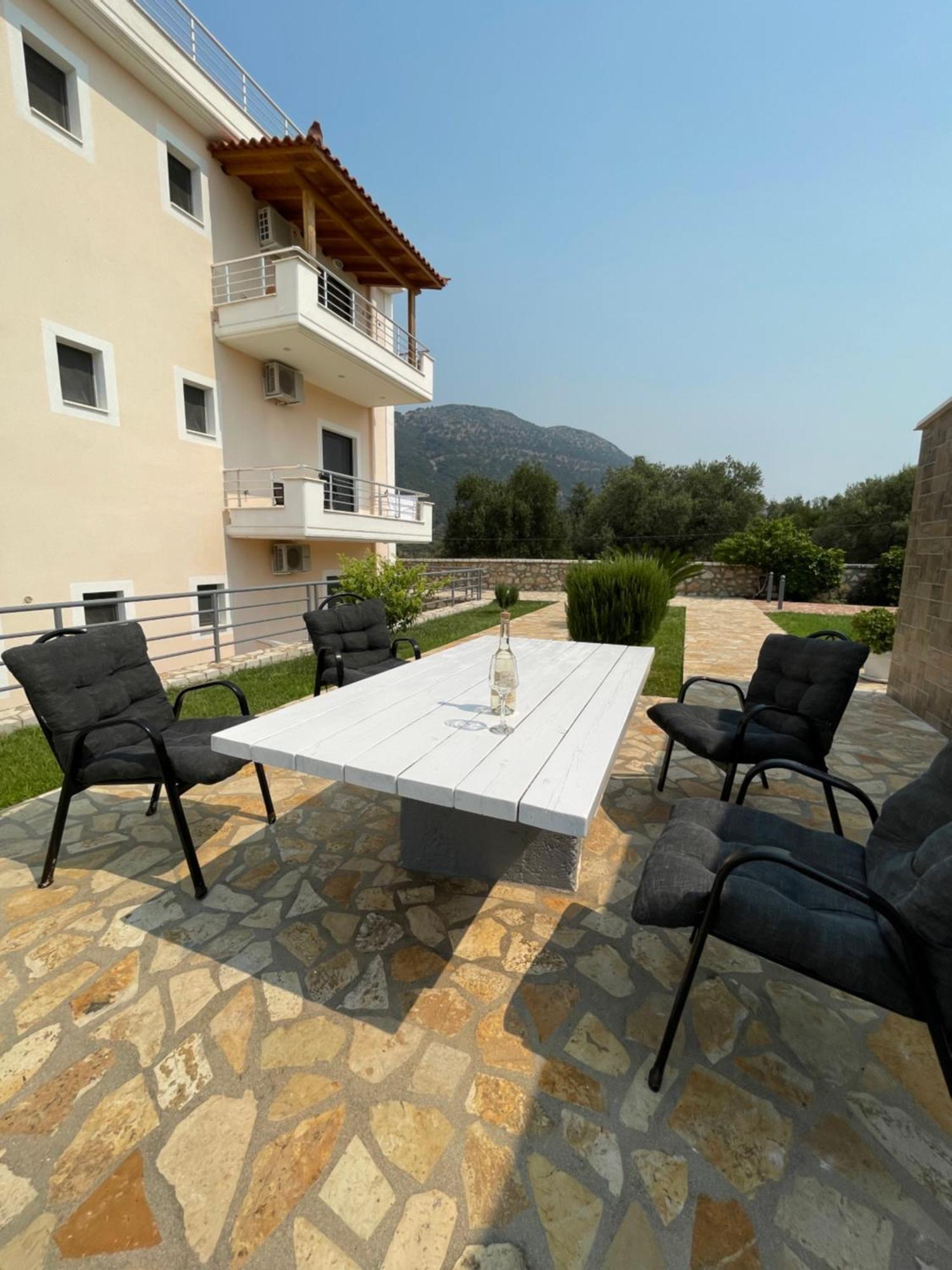 Belvedere Hotel & Suites Himare Exteriör bild