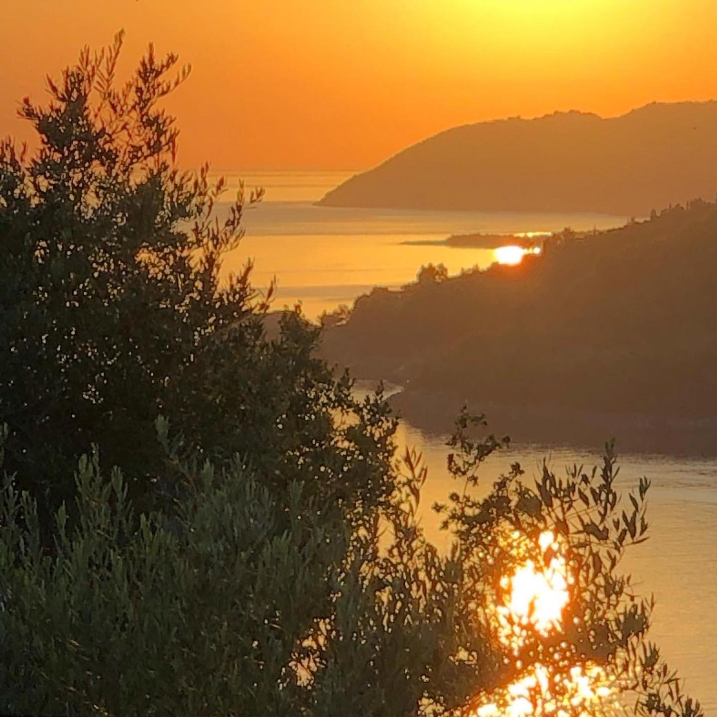 Belvedere Hotel & Suites Himare Exteriör bild