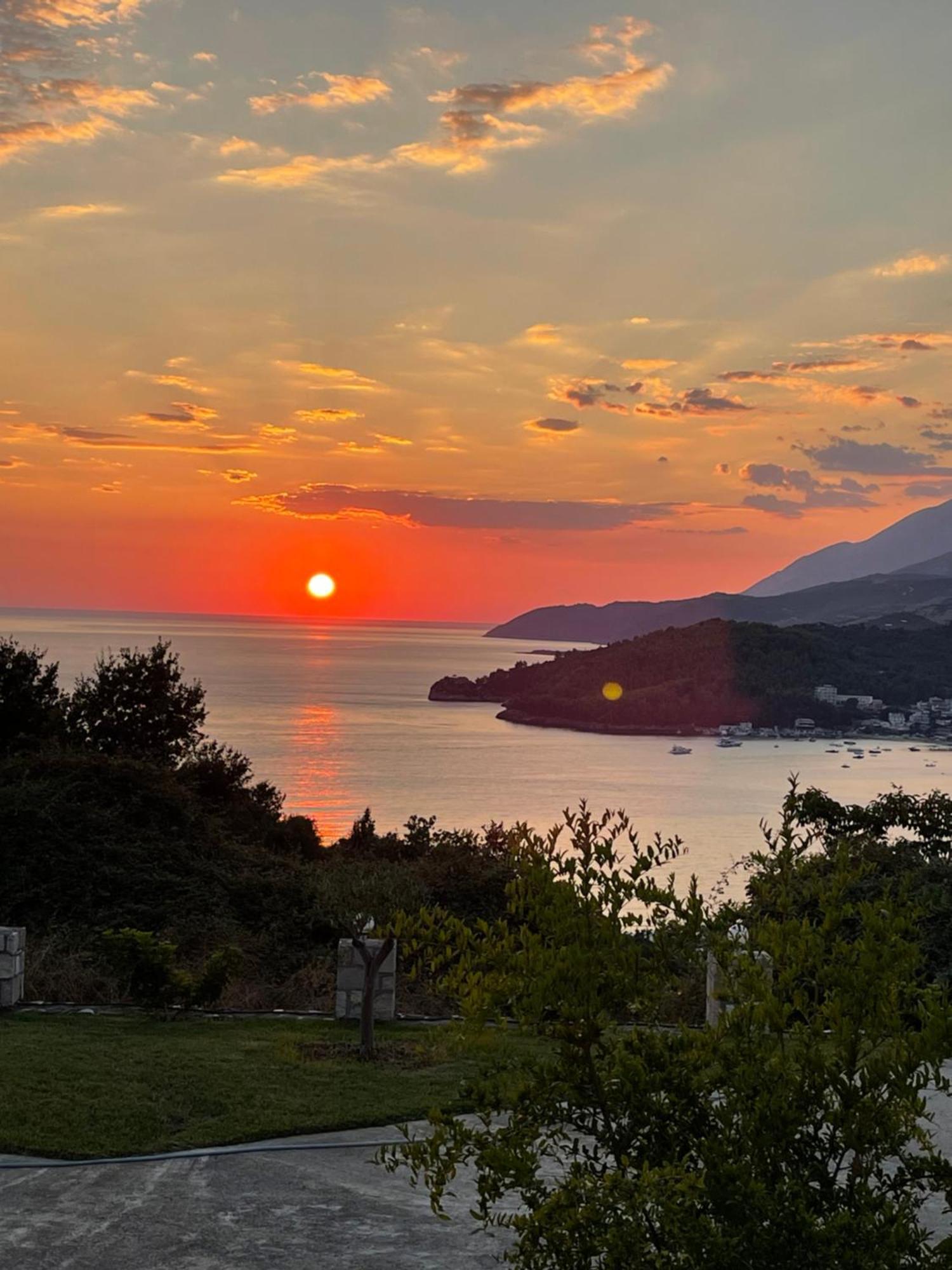 Belvedere Hotel & Suites Himare Exteriör bild