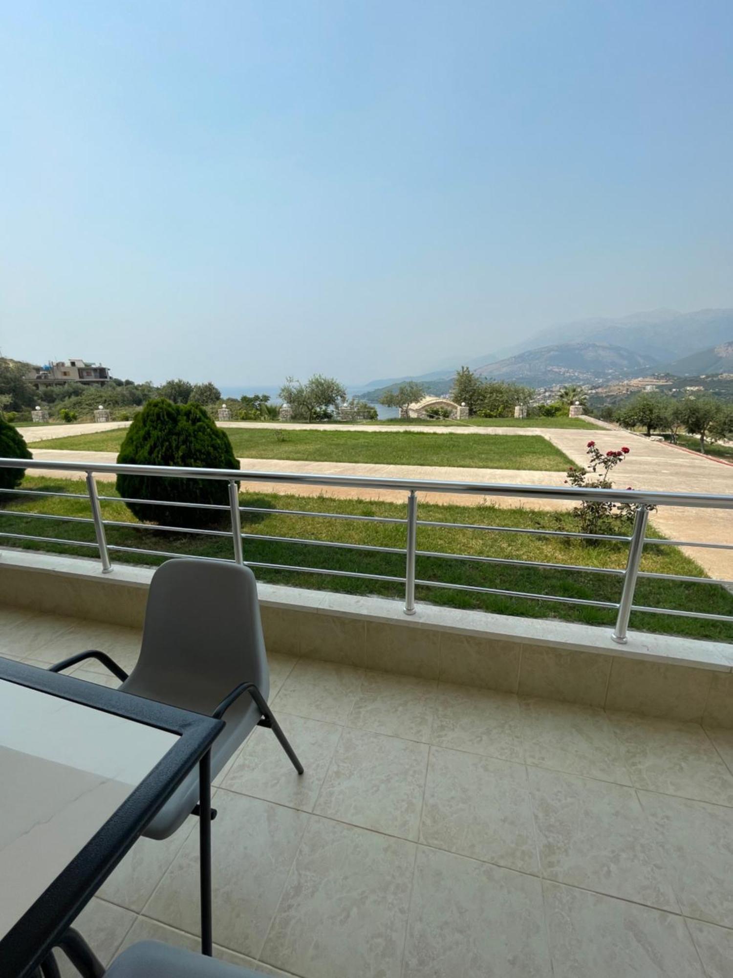Belvedere Hotel & Suites Himare Exteriör bild