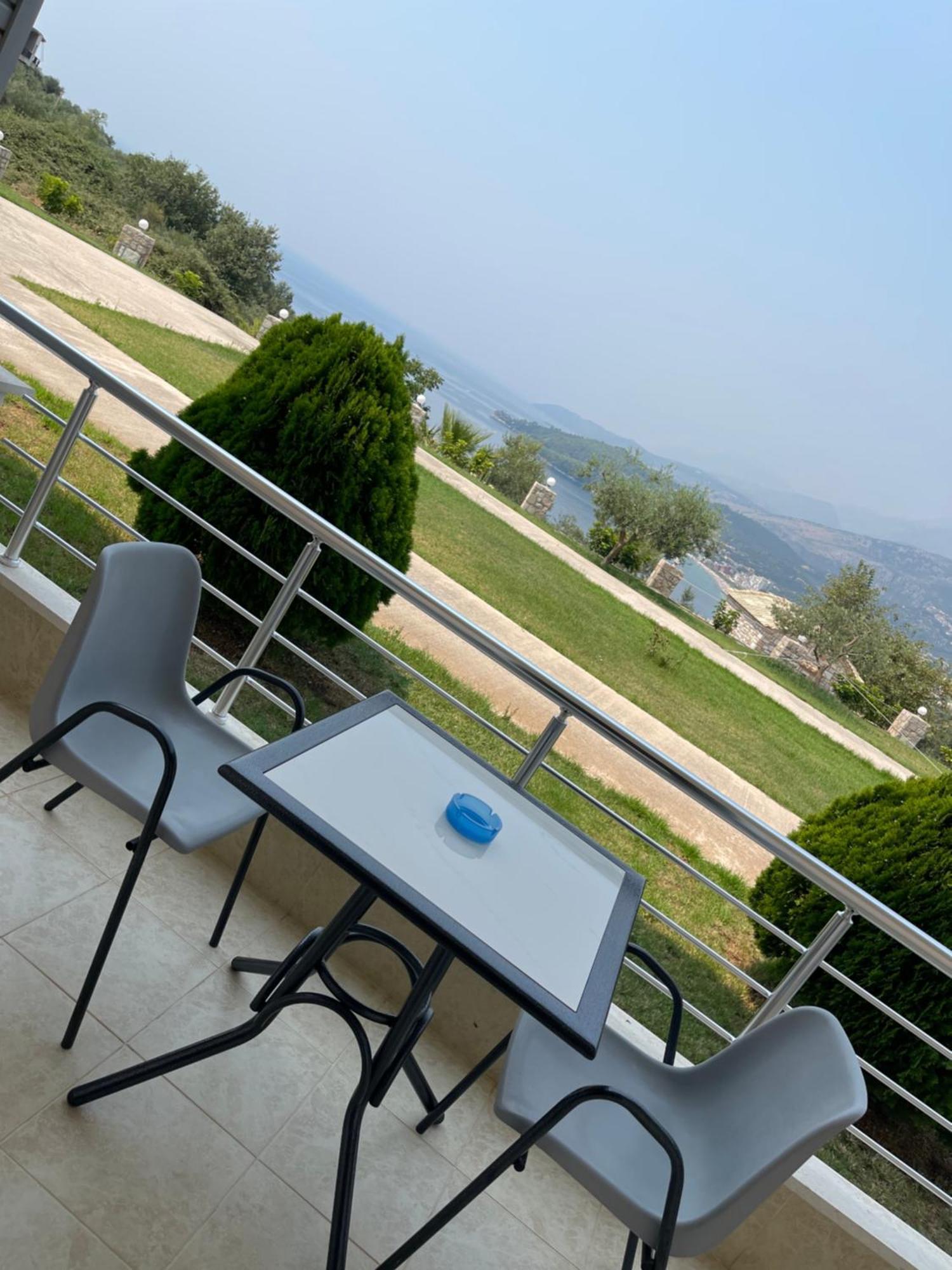 Belvedere Hotel & Suites Himare Exteriör bild